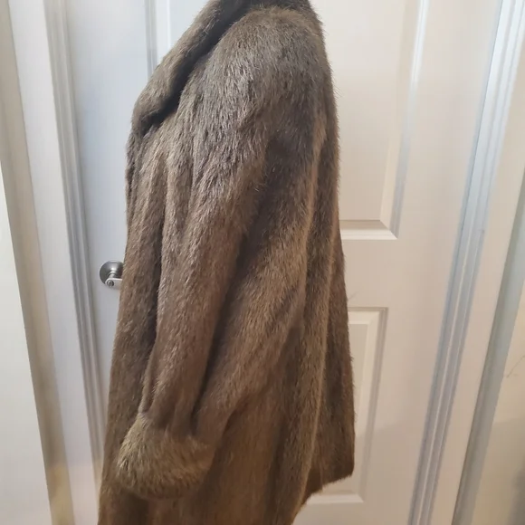 The Fur Vault Fur Coat Women's Fur Coat Sz Large - Picture 6 of 12